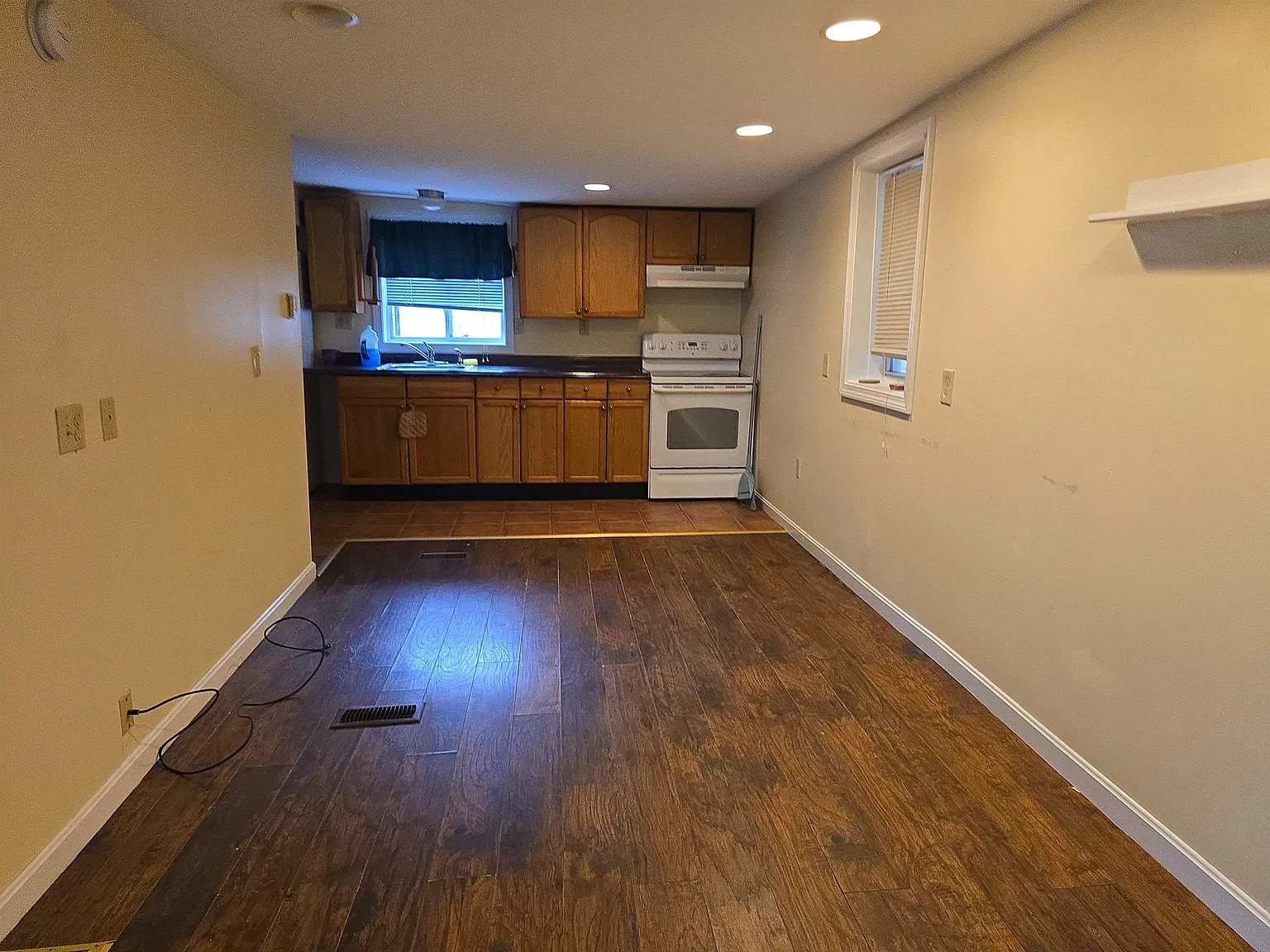 1 bed, 1.0 bath, 624 sqft, $1,200 — Photo 2