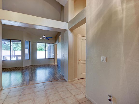 5th image of 304 S Ironwood St
