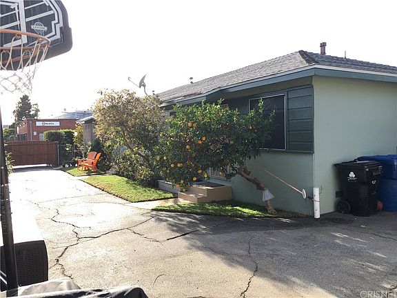 5th image of 2276 S Carmelina Ave