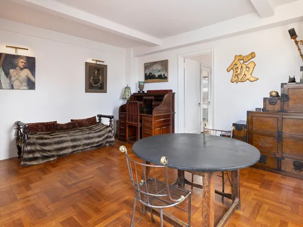 49 West 72nd Street image 5 of 10