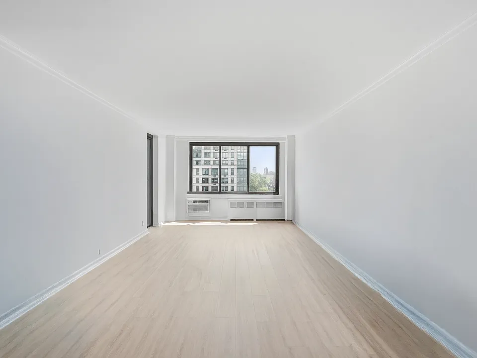 784 Columbus Ave #12C