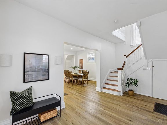 3rd image of 1723 Kinney Ave