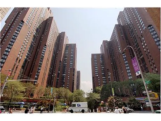 Rented by Douglas Elliman | media 14