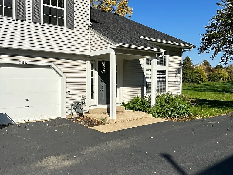 286 Butternut Ln — Photo 1