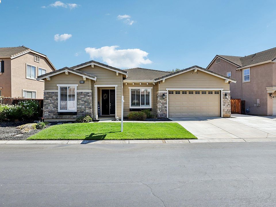 1st image of 5672 Arcadia Cir