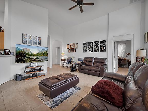 5th image of 113 NW Swann Mill Circle