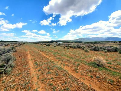San Pedro Ests, Regina, NM, 87046