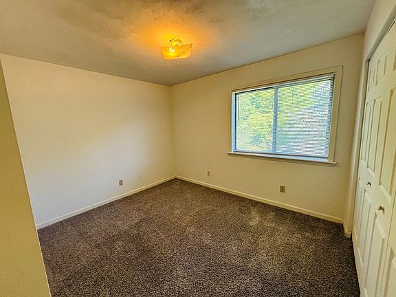 4th image of 401K Berryfield Ln