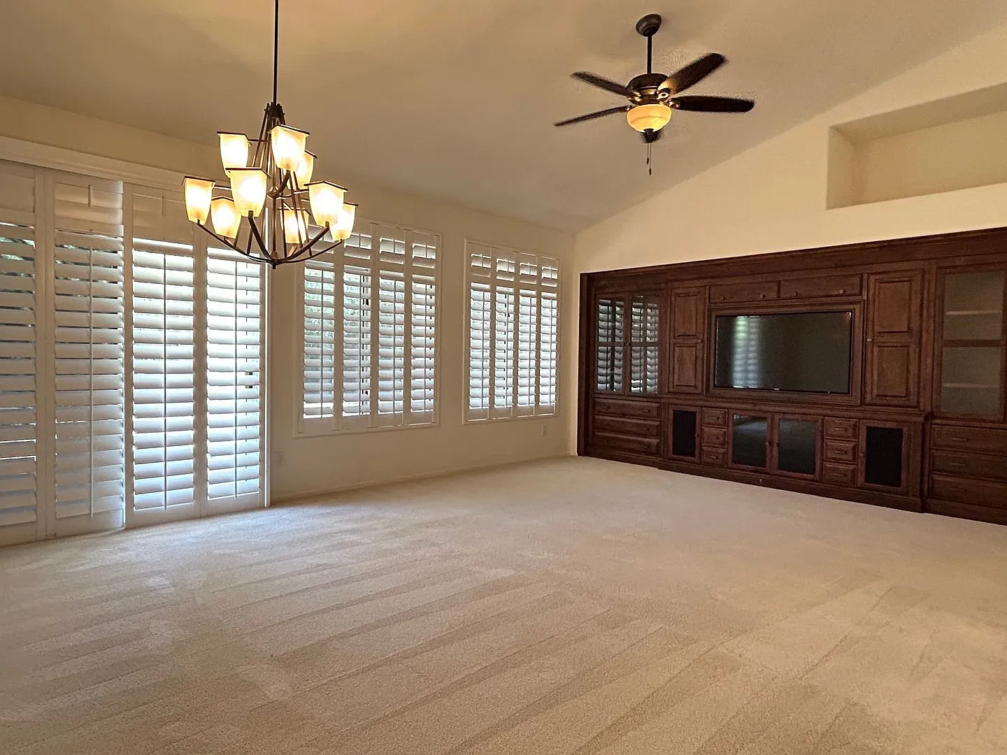 Scottsdale 3 Bed, 2 Bath Single Story Home PLUS Den — Photo 2