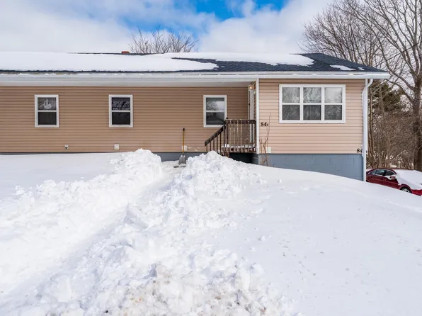 84 3rd Ave, Digby, NS B0V 1A0