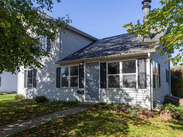 205 4th Ave NE, Farley, IA 52046