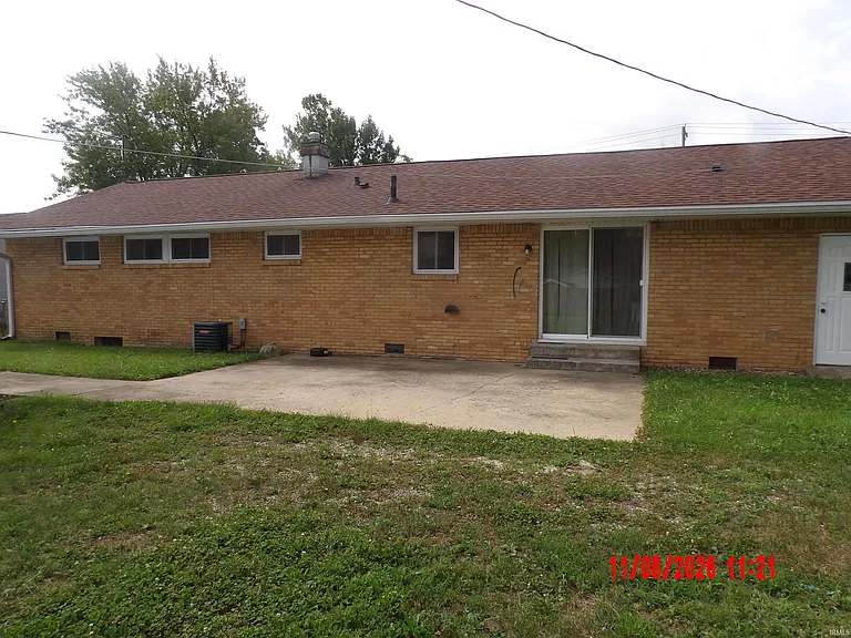 810 W Lincoln St — Photo 4