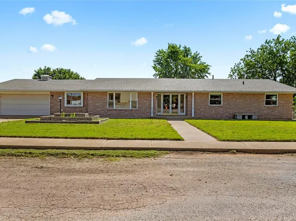 590 N Broadway Ave, Hydro, OK 73048