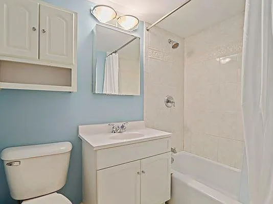 806 W George St #G — Photo 8