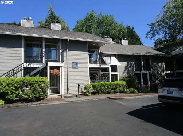 86 Kingsgate Rd Unit F104, Lake Oswego, OR 97035