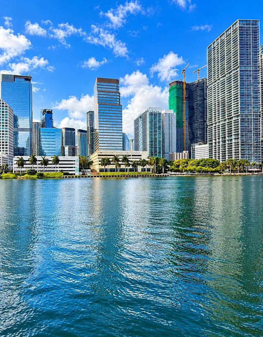 Courts Brickell Key Condo — Photo 4