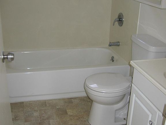 4th image of 2060 Wilkins Ave APT 7