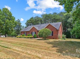 3656 Woodgreen Dr, Lincolnton, NC 28092