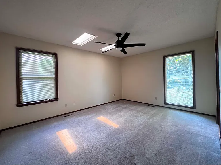 1120 W Maplewood St — Photo 10