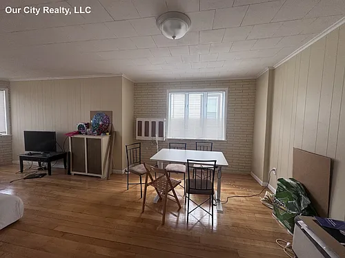 58 Stanley Ave #1B Photo 1
