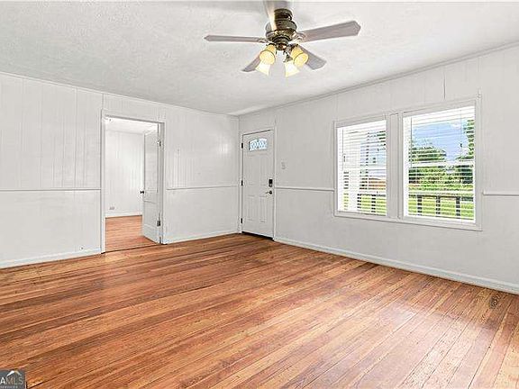 5th image of 2972 Jefferson St