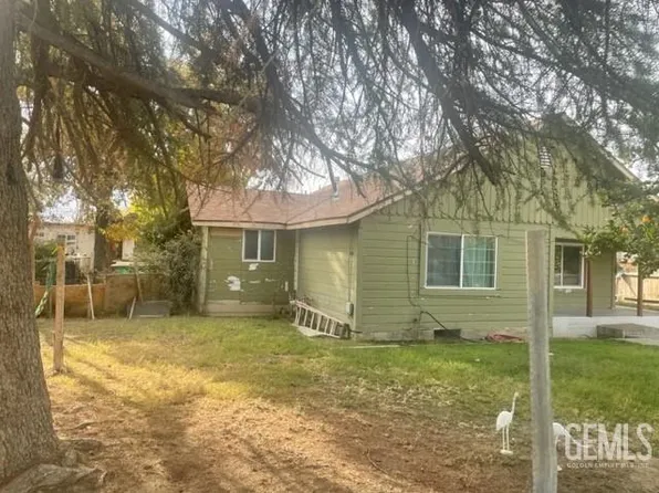 8305 School St, Lamont, CA 93241