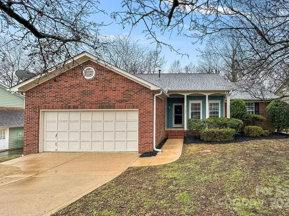 1207 Yorkdale Dr, Charlotte, NC 28217