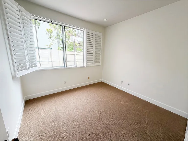 15 Field Point — Photo 11