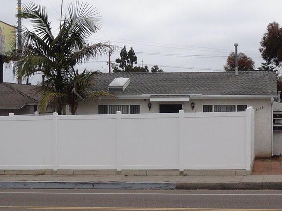 4th image of 2255 Garnet Ave #1