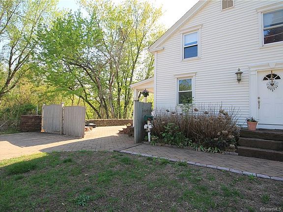 2nd image of 315 Naubuc Ave