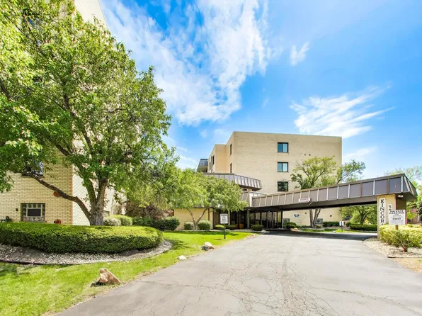 5840 W 104th St APT 415, Oak Lawn, IL 60453