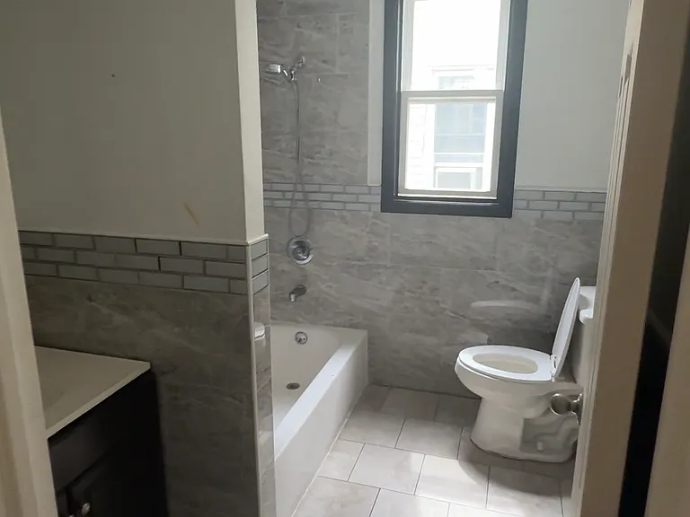 164 Autumn St #1 — Photo 7