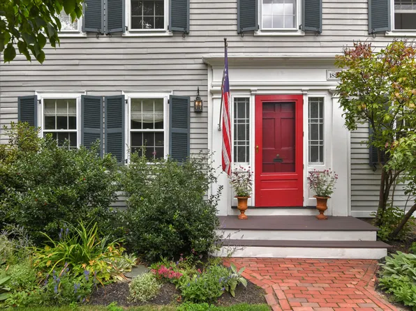 12 Hancock St, Lexington, MA 02420