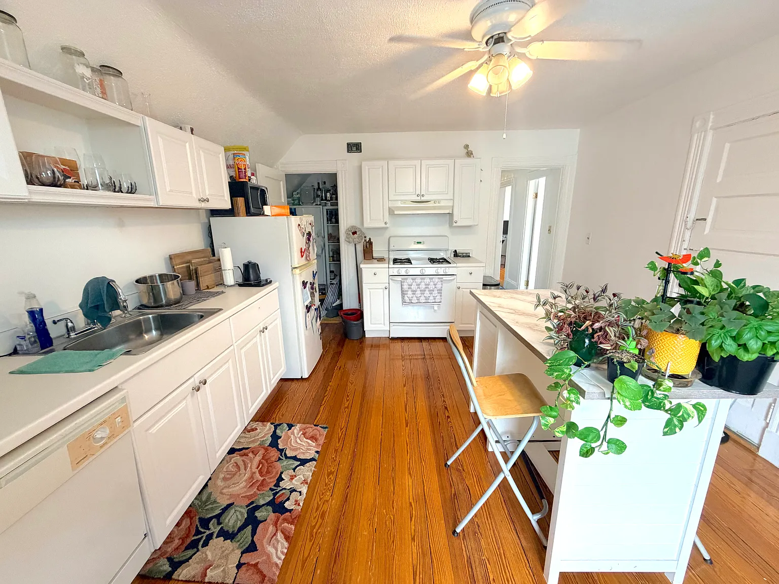 2 bed, 1000 sqft, $3,250 — Photo 3