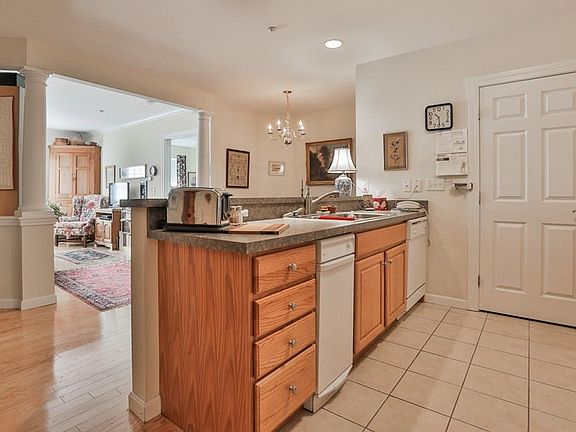 5th image of 6 Woodman Way Unit 415
