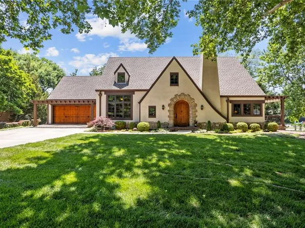 601 Brush Creek Blvd, Kansas City, MO 64110