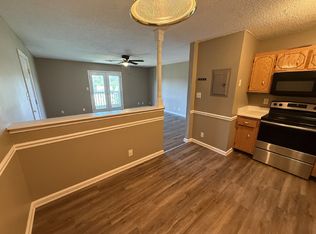 2 bed, 1.0 bath, 980 sqft, $950, Clarksville, TN 37042