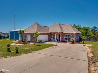 53 Trace Dr, Mchenry, MS 39561