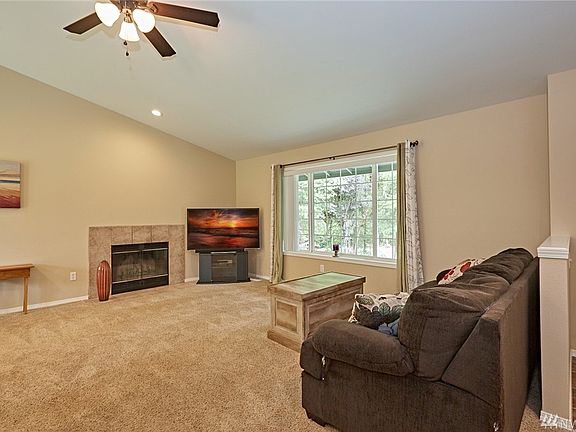 5th image of 1922 Lake Dr SW