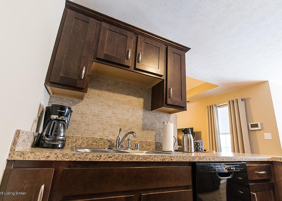 2nd image of 283 Villa Ln