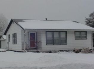 212 5th St NE, State Center, IA 50247