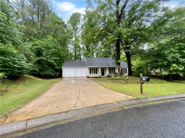6026 Woodcreek Dr, Woodstock, GA 30188
