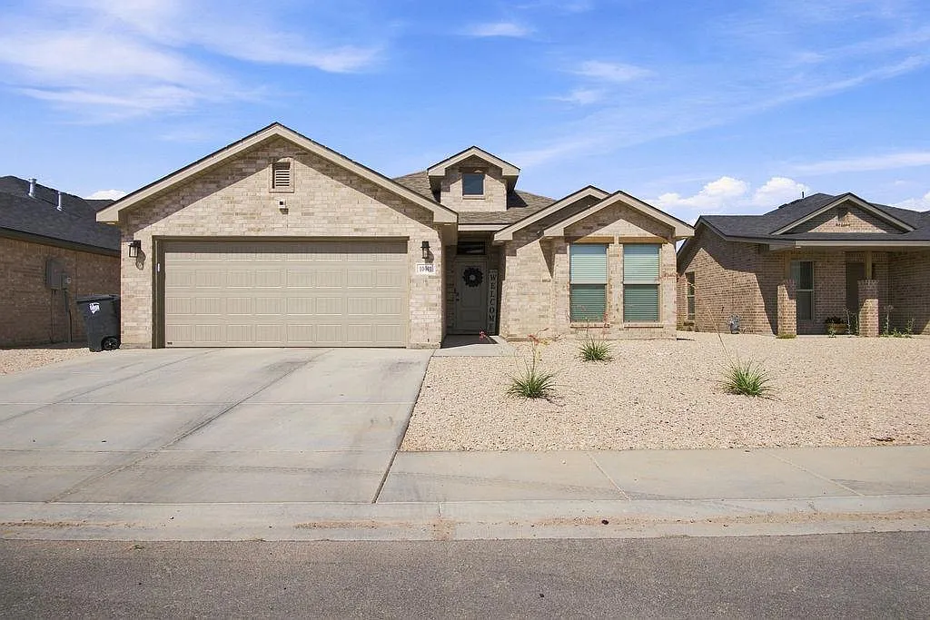 3 bed, 2.0 bath, 1794 sqft, $2,600 — Photo 1