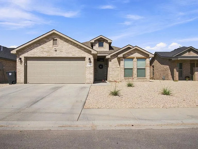 10401 Pronghorn Rd — Photo 1