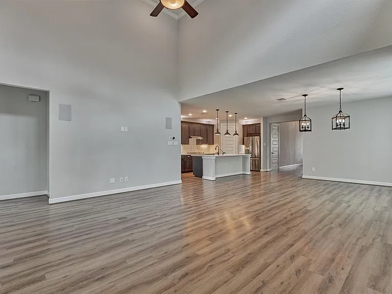 11 Shumard Oak Dr — Photo 16