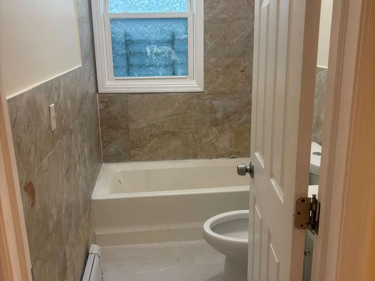 4 bed, $2,700 — Photo 3