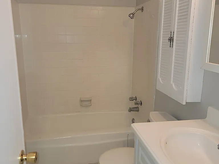 2610 Demaret Dr — Photo 5