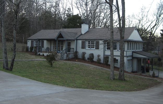 1st image of 806 Redwood Dr