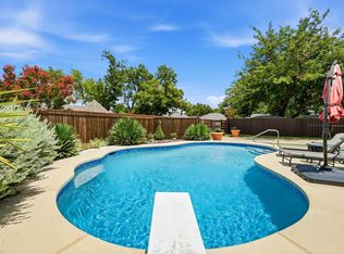 625 Bellah Dr, Irving, TX 75062