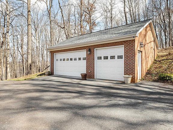 5th image of 3655 Raleigh Mountain Trl